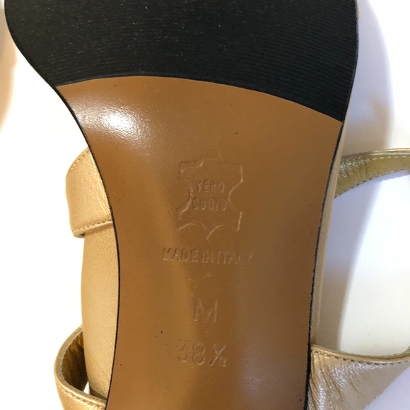 Taryn Rose in Gold Sandals - Made in Italy - Picture 4 of 7